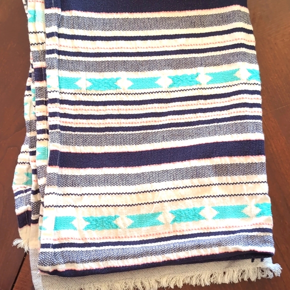 Aerie scarf - Picture 5 of 5